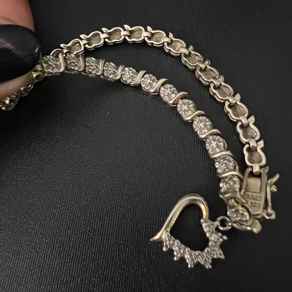 👑✅PRICE FIRM✅ 925 Sterling Silver Heart Charm Bracelet - Picture 5 of 11